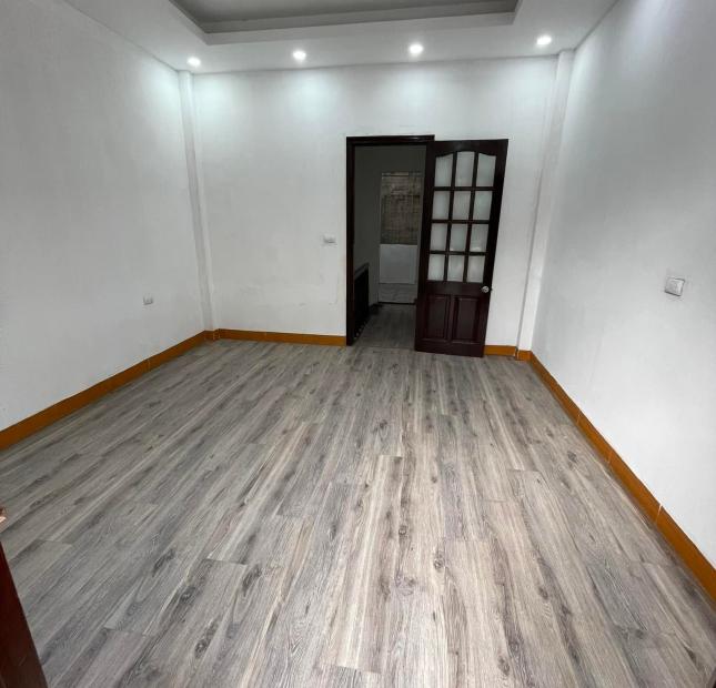 BÁN NHÀ 4 TẦNG 43M2 NỞ HẬU GẦN ÔTÔ, NGÕ PHÂN LÔ THÔNG GẦN PHỐ VƯƠNG THỪA VŨ, CHỈ HƠN 5 TỶ.