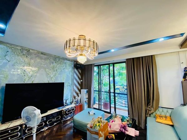 Bán nhà giá tốt, Trần Thái Tông, ngõ nông, rộng, diện tích 45m2 Chỉ 5.6 tỷ