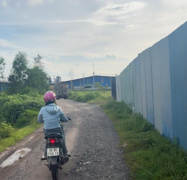 Bán đất Giá công nhân, DT; 135m2 đường 8m thông, đường  Phan đăng Lưu đi vào, giá 320 triệu