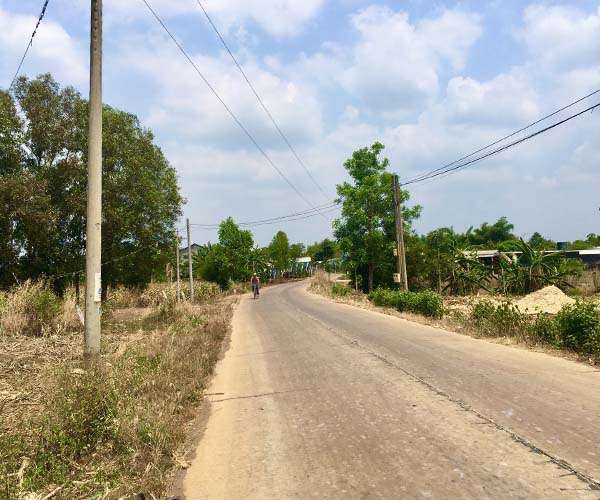 Vì già cả  muốn về quê sinh sống nên bác ruột nhờ bán 250m2 đất Phú Giáo.