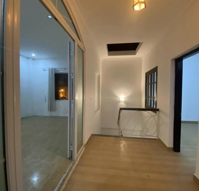Bán nhà mặt Phố Tô Ngọc Vân 191m², 2.5 tầng, MT 10m, giá 46.5 tỷ Tây Hồ. Mua liên hệ: O94lO7l689