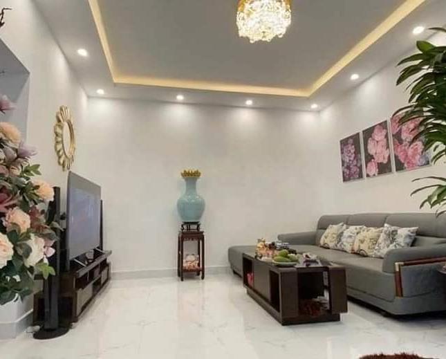 Bán nhà ngõ 173 Hoàng Hoa Thám nhỉnh 4 tỷ ô tô đỗ 35m2, 2T, MT6m nhà đẹp cực hiếm