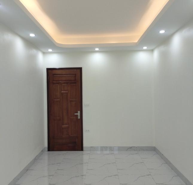 Kiến Hưng, Hà Đông nhà 4 tầng 35m2, vuông vắn. Cách đường ô tô đỗ 20m, 3 phòng ngủ. Giá: 6 tỷ