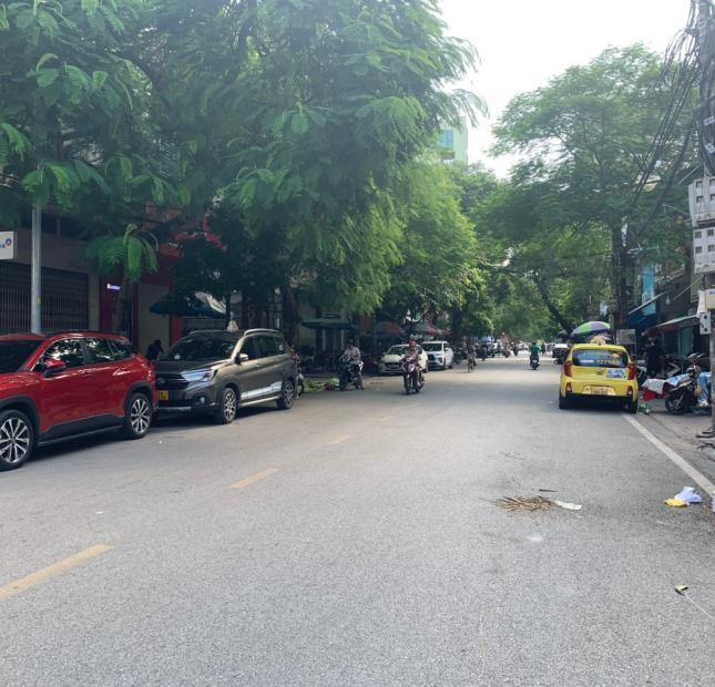 Bán nhà mặt đường Trần Quang Khải còn mới đẹp, đang cho thuê, giá thấp hơn thị trường !  Lh 0833 040 876