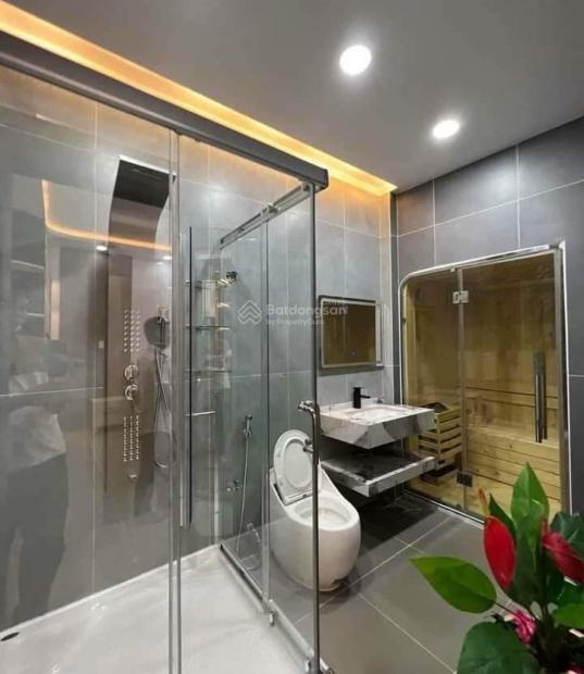 Cho thuê villa 4 Tầng 32A Đặng Văn Ngữ - DTSD 500m2 - full nội thất, ô tô ngủ trong nhà