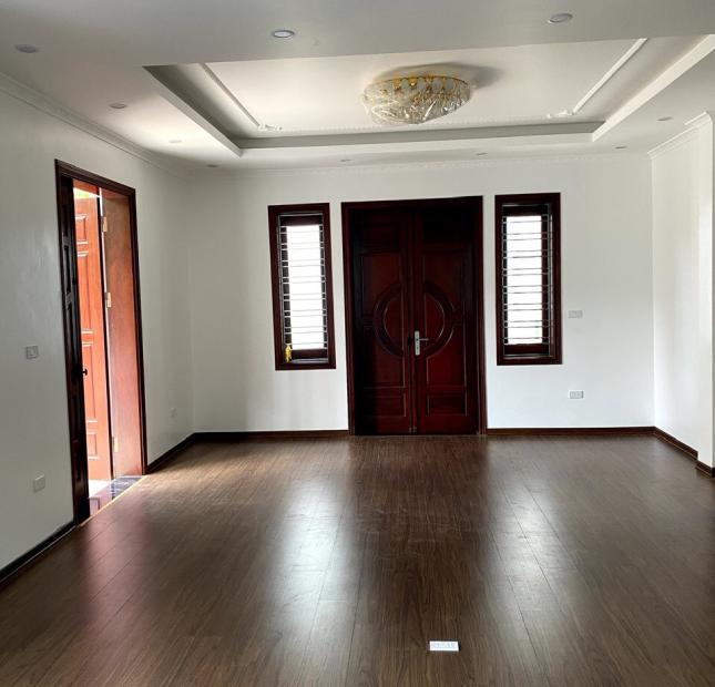 Cho thuê biệt thự bán đảo Linh Đàm, 260m2 5T nhà mới đẹp, phù hợp ở, văn phòng