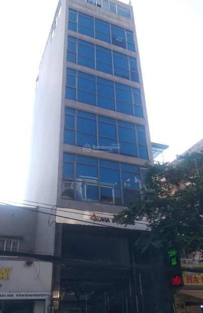 Nhà mới, ngang 7m có thang máy - cho thuê toà nhà mặt tiền 156 Trần Huy Liệu, Quận Phú Nhuận..!
