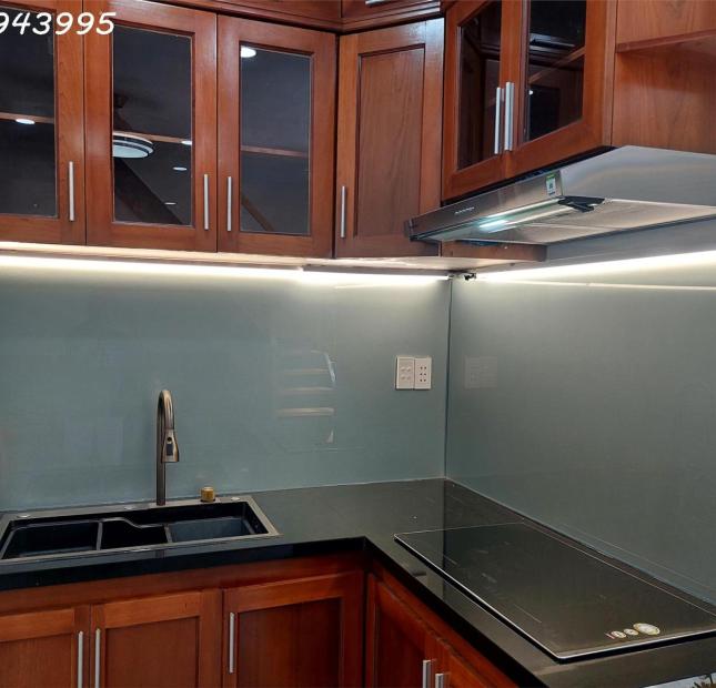 Bán nhà lê hồng phong, quận 10, 34m2, 3 lầu, 3pn, nhà mới chủ tặng nội thất, giá 4tỷ35