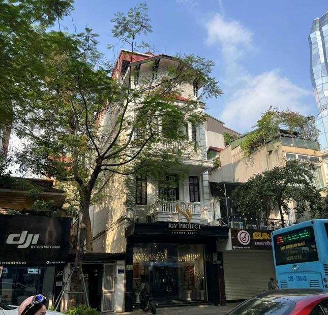 Cho thuê nhà mặt phố 20 Nguyễn Thái Học, Điện Biên, Ba Đình (4 tầng)