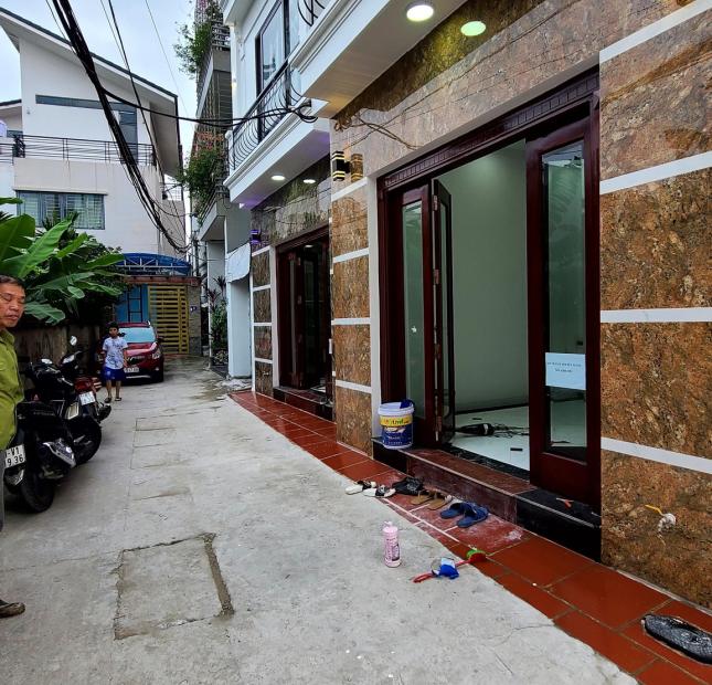 Chính chủ bán nhà Bắc Từ Liêm ô tô đậu cổng giá chỉ 2,3x tỷ ( còn thương lượng )