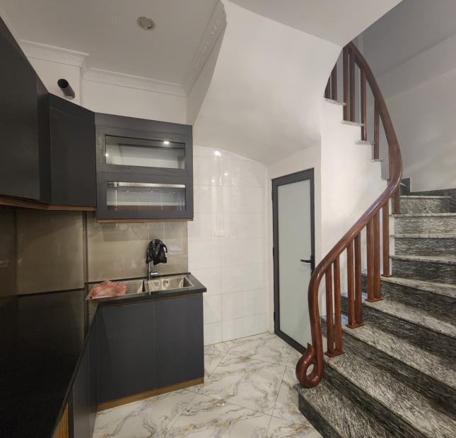 Cần Bán nhà Phố Hoàng Ngân gần ô tô 40m 4Tg MT 3,8m hơn 4 tỷ LHCC.