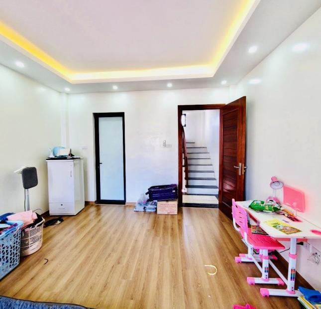 HIẾM NHÀ ĐẸP HÀO NAM 30M2, TRUNG TÂM ĐỐNG ĐA, VÀI BƯỚC CHÂN RA PHỐ, GIÁ NHỈNH 3 TỶ