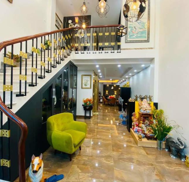 Biệt thự mini Ngọc Thuỵ - Thang Máy - Gara - đẹp ko tỳ vết.