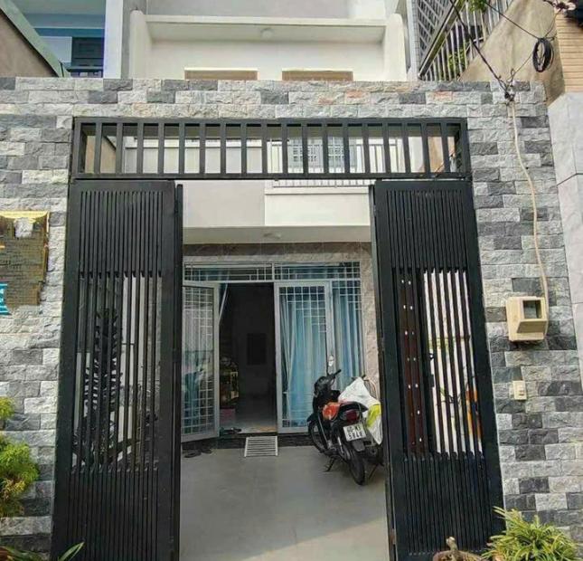 Bán nhà 496/99 Dương Quảng Hàm, DT 4x16m, 1 trệt 2 lầu, giá 6,5 tỷ TL