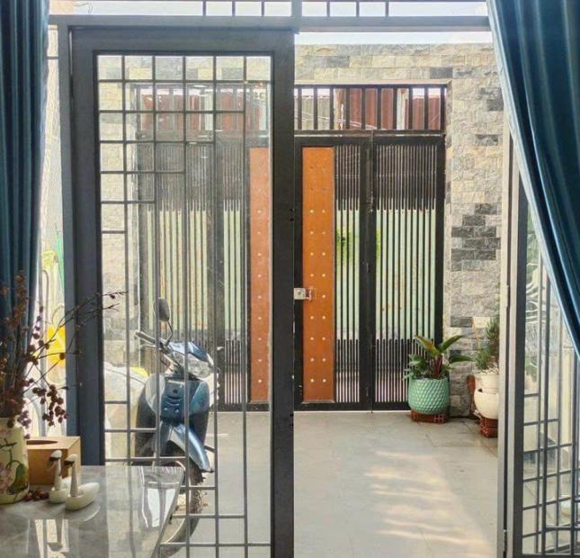 Bán nhà 496/99 Dương Quảng Hàm, DT 4x16m, 1 trệt 2 lầu, giá 6,5 tỷ TL