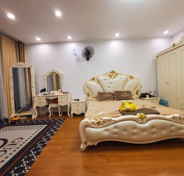 Bán nhà ngõ 63 Lê Đức Thọ 42m2, ô tô, lô góc, 4 ngủ, 5,x tỷ nhỏ. Lh 0968672282