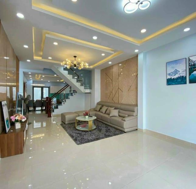 Xuất cảnh - bán Gấp nhà hẻm 5m đường Nguyễn Đình Chiểu - 4,5X145m - 5 tầng - 8PN 9WC
