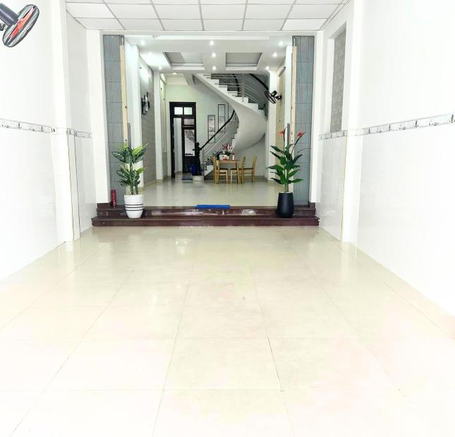 Mặt Tiền Kinh Doanh Nguyễn Văn Quá.  Gần 100m2, 4 Tầng, 7 Pn - Phù Hợp Kinh Doanh Spa - Chdv -