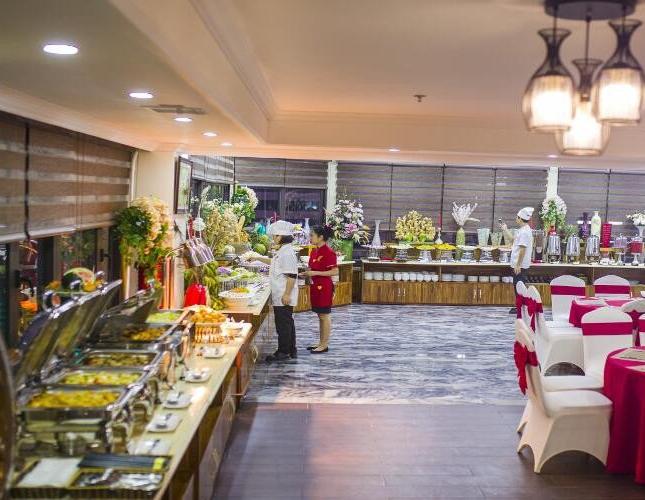 Cần bán  khách sạn 3 sao 11 tầng 139 phòng   sát  Vịnh Hạ Long -  trung tâm Bãi Cháy, Hạ Long,