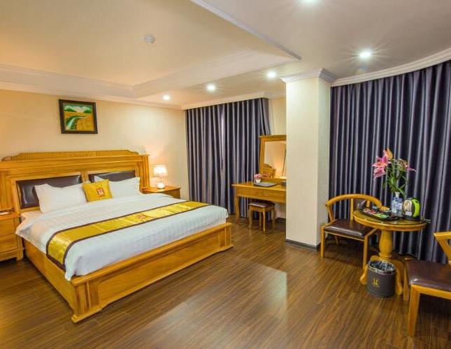 Cần bán  khách sạn 3 sao 11 tầng 139 phòng   sát  Vịnh Hạ Long -  trung tâm Bãi Cháy, Hạ Long,