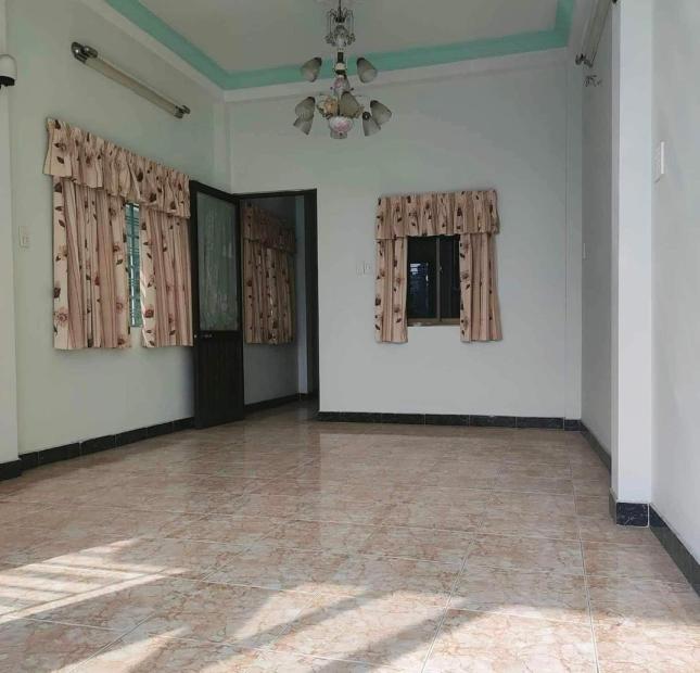 Bán nhà mặt tiền ngay chợ trung tâm Q.Phú Nhuận.DT 61m2,5 tầng 7 PN.Giá chỉ 12,5 tỷ.