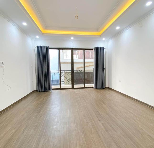 Bán nhà Xuân Thủy – Cầu Giấy 45m2, 5T, Mt3m, nhỉnh 3 tỷ( TL)