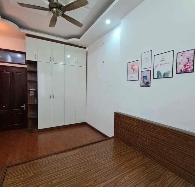 Cho Thuê Nhà Nguyên Căn Đẹp Hào Nam, Đống Đa