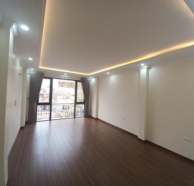 Bán nhà phố Văn Cao diện tích 46m2,giá 10 tỷ