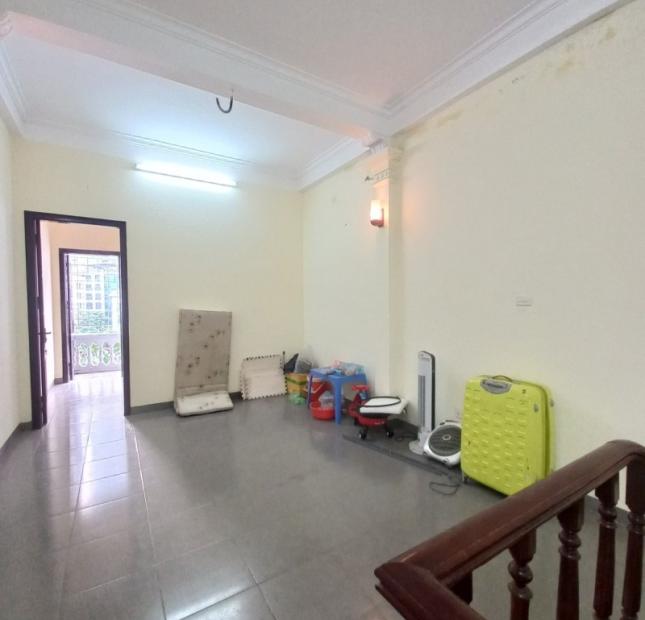 Bán nhà riêng Lê Văn Lương Thanh Xuân 40m 4 tầng 3 ngủ ngõ thông 2 thoáng ở ngay nhỉnh 4 tỷ lh