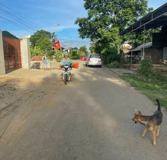 NHỈNH 1TỶ FO anh chị đã có ngay 404m (có 300 TC) Tặng nhà cấp 4.
- Mặt tiền 12,7m nở hậu 14,6
-