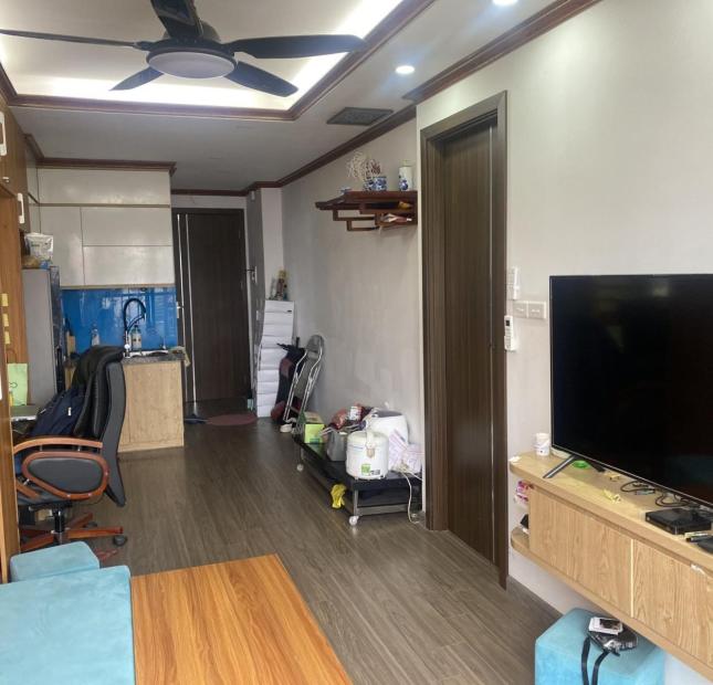 Bán nhà phố Vương Thừa Vũ kiên cố chắc chắn, 32m2x5 tầng nội thất tiện nghi cơ bản chỉ 4,x tỷ
