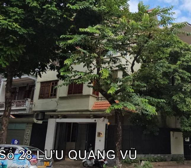 Cho thuê nhà số 28 - Căn góc, ngã tư đường đôi phố Lưu Quang Vũ