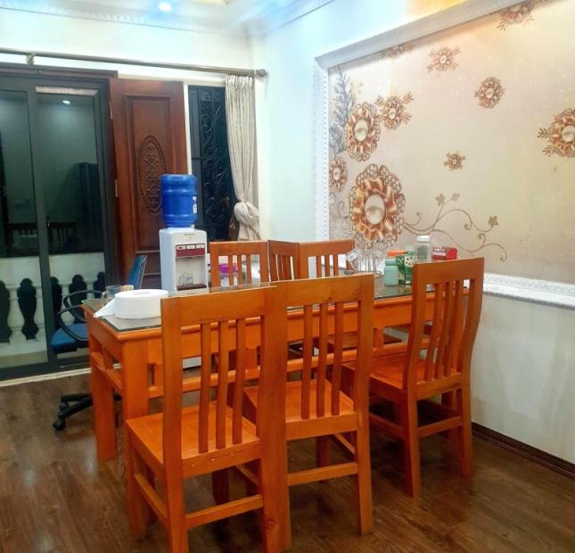 Bán nhà 5 tầng Thạch Bàn,Long Biên 42m2,thang máy,oto tránh hơn 5tỷ