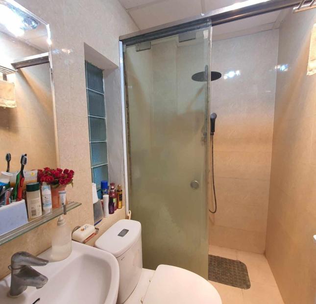 PHÂN LÔ TRUNG KÍNH - 32M2 X 3 TẦNG - MT 3.3M - Ô TÔ ĐỖ CỬA - GẦN PHỐ