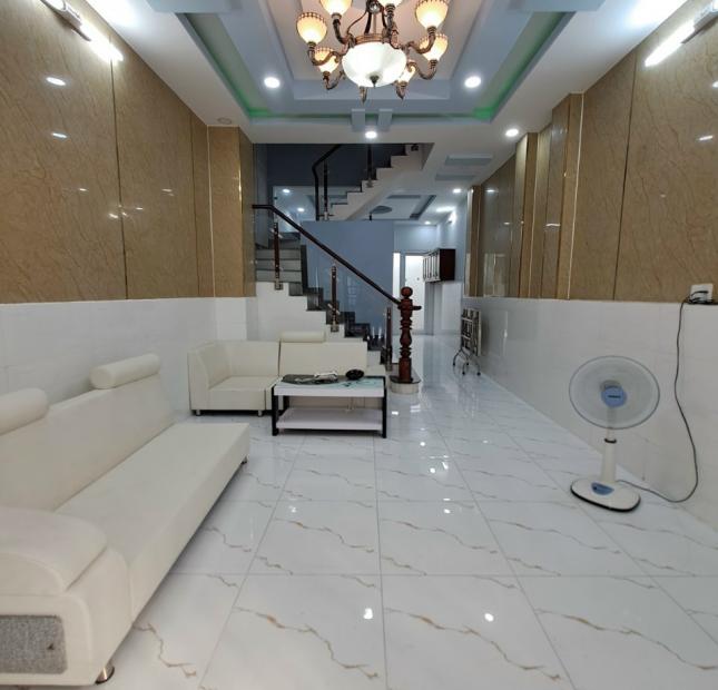 Cho thuê nhà Huỳnh Tấn Phát, Nhà Bè, DT 4x15m, 3 lầu. Giá 8 triệu