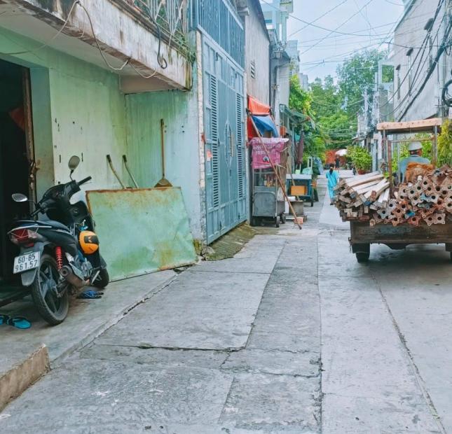 Chỉ 65 triệu/m2, Bán nhà Lê Văn Quới Bình Tân, HXH, cấp 4, 100m2 (5x20) 6,5 tỷ