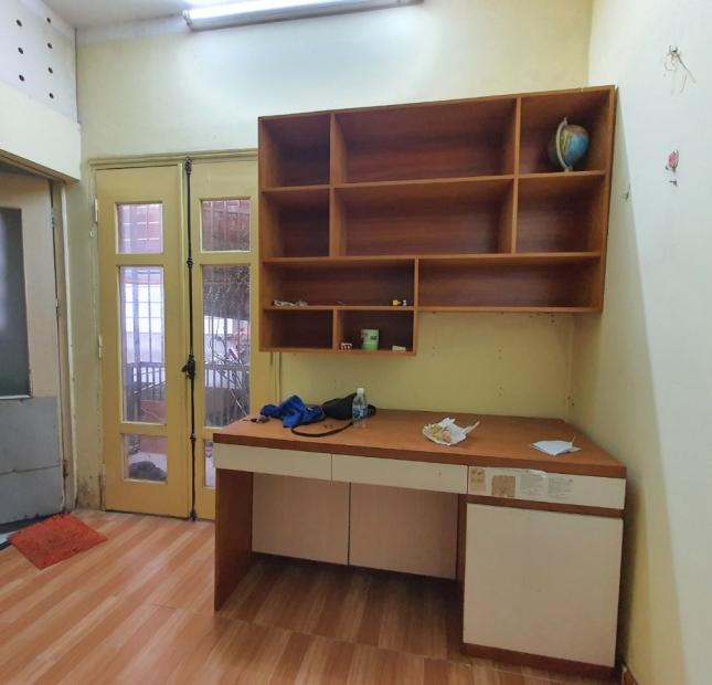 Cho thuê phòng trọ tầng 1 vừa ở vừa kinh doanh tại Số 3 Ngõ 211 Giáp Nhất, Thanh Xuân, Hà Nội.