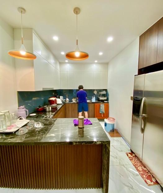 Bán nhà phố Trần Quốc Hoàn- Cầu Giấy- Ô Tô Tránh-Kinh Doanh-Văn Phòng-DT 60m x MT 5m