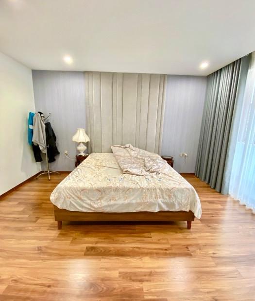 Bán nhà phố Trần Quốc Hoàn- Cầu Giấy- Ô Tô Tránh-Kinh Doanh-Văn Phòng-DT 60m x MT 5m