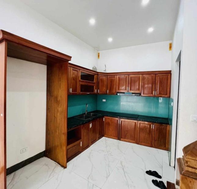 Bán nhà 5 tầng Bát Khối,Long Biên 45m2,Mt4m ,kinh doanh,oto hơn 6 tỷ.