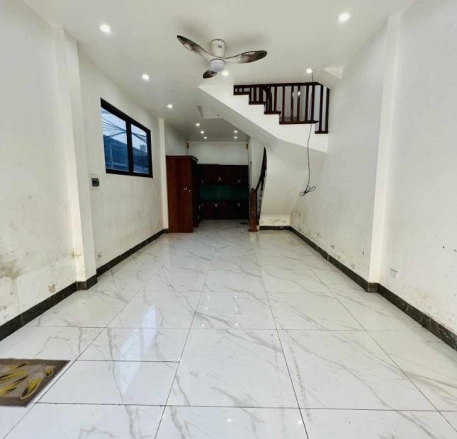 Bán nhà 5 tầng Bát Khối,Long Biên 45m2,Mt4m ,kinh doanh,oto hơn 6 tỷ.