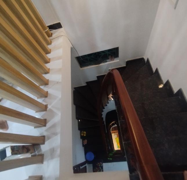 Bán nhà Khương Trung, Thanh Xuân, nhà siêu hiếm, lô góc 50m2 4T giá 6.x tỷ