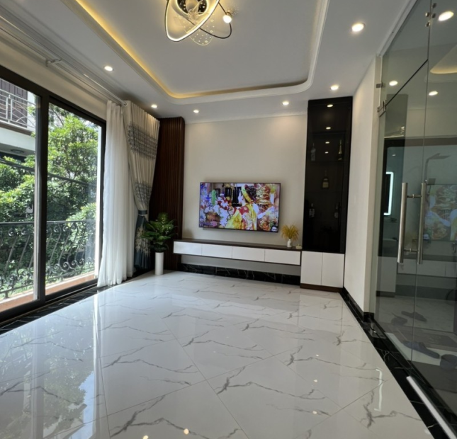 Bán nhà Phường Trần Phú, mới đẹp, nở hậu, ô tô, kinh doanh, 44m2, 5 tầng, chỉ 6.14 tỷ.