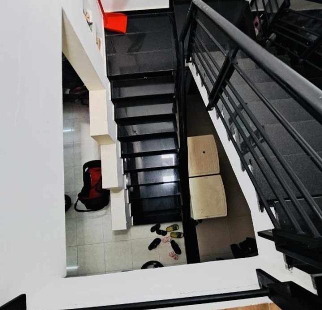 Bán nhà vị trí tuyệt đẹp, 84mz, BTCT,4.5mx18.5m, chỉ 3tỷ, Hiệp thành,Q12.