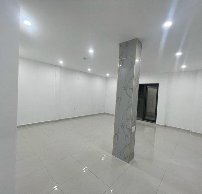 Cho thuê tòa nhà Trần Quang Khải Q1, hầm 7 tầng, PCCC, 8.5x20m, DTSD: 1100m2. Giá 160 tr/th TL mạnh
