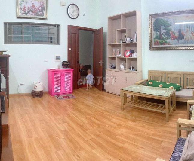 Chính chủ bán chung cư view mặt đường Phan Trọng Tuệ, 60m2 căn 2 ngủ.