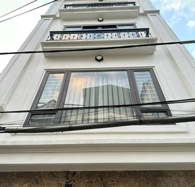 Bán nhà 5 tầng mới Nguyễn Văn Cừ,Long Biên 50m2,Mt5m,lô góc nhỉnh 6 tỷ