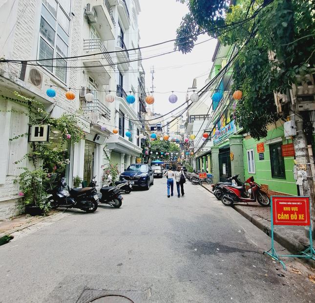 Bán nhà ngõ Hàng Bún 37m x 5 tầng, mt: 7.5m
Giá chào: 22 tỷ thương lượng