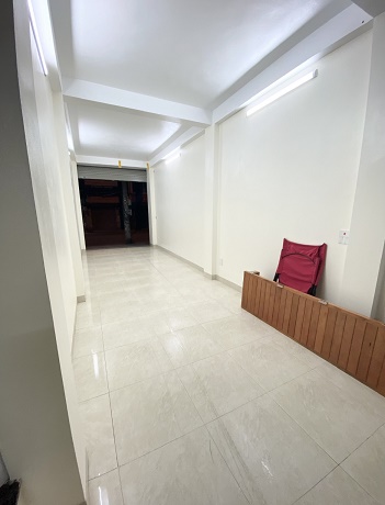 Chính chủ cho thuê tầng 1 - 70m2 nhà mặt phố ĐÊ LA THÀNH LỚN, , Phường Ô Chợ Dừa, Đống Đa, Hà Nội