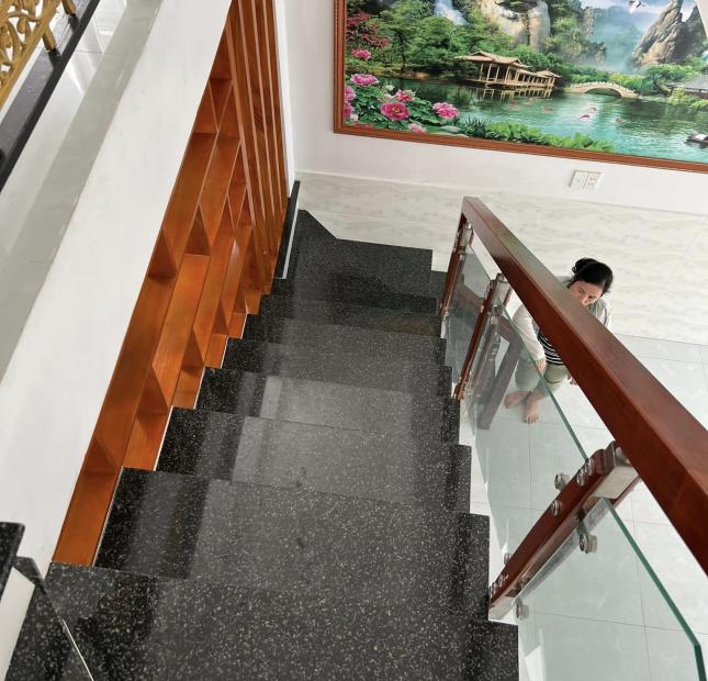 BÁN NHÀ  2 TẦNG - 54.2M² - NỞ HẬU 7m - NHỈNH 4 TỶ
